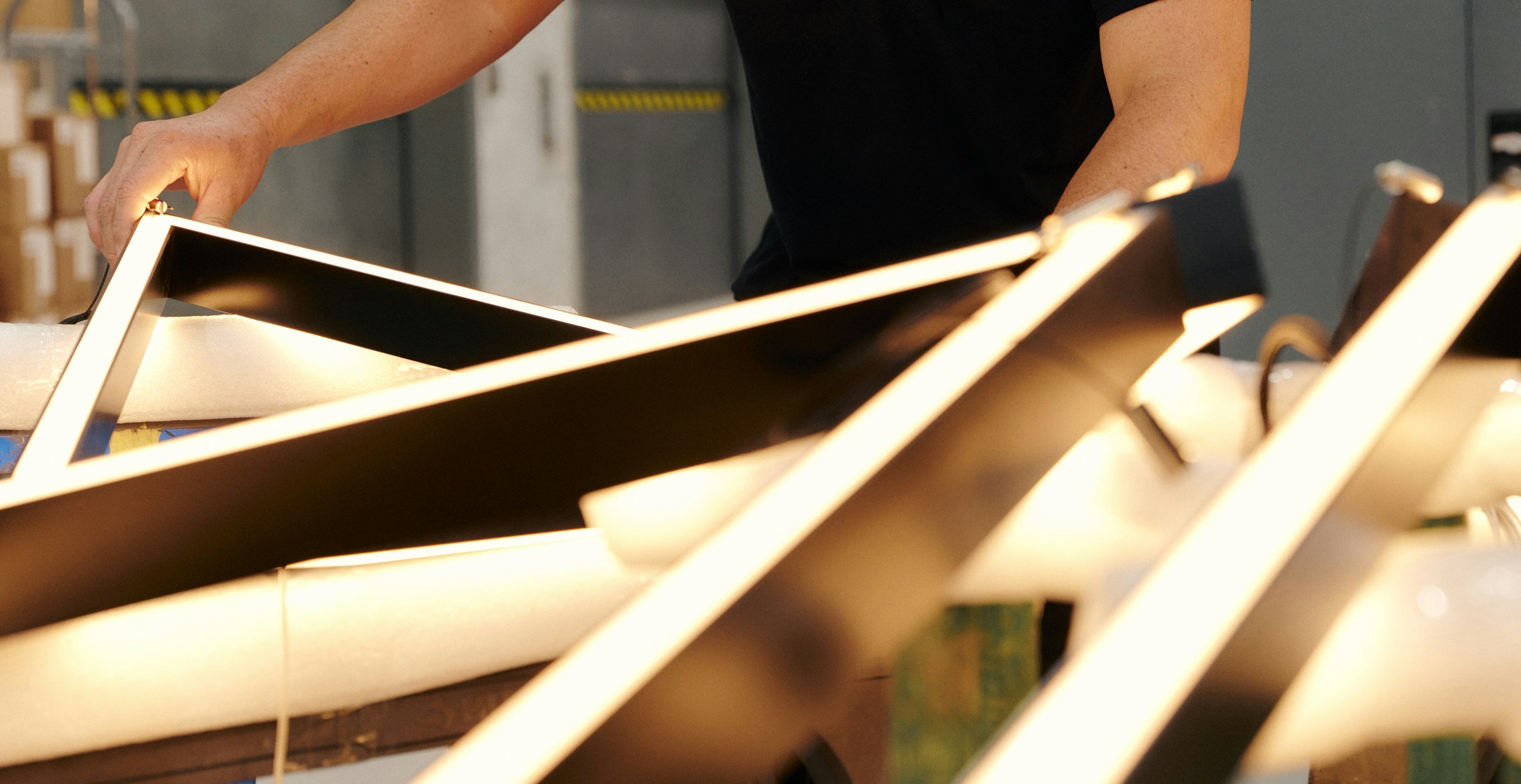 stories-Bespoke_New_York-flos-01