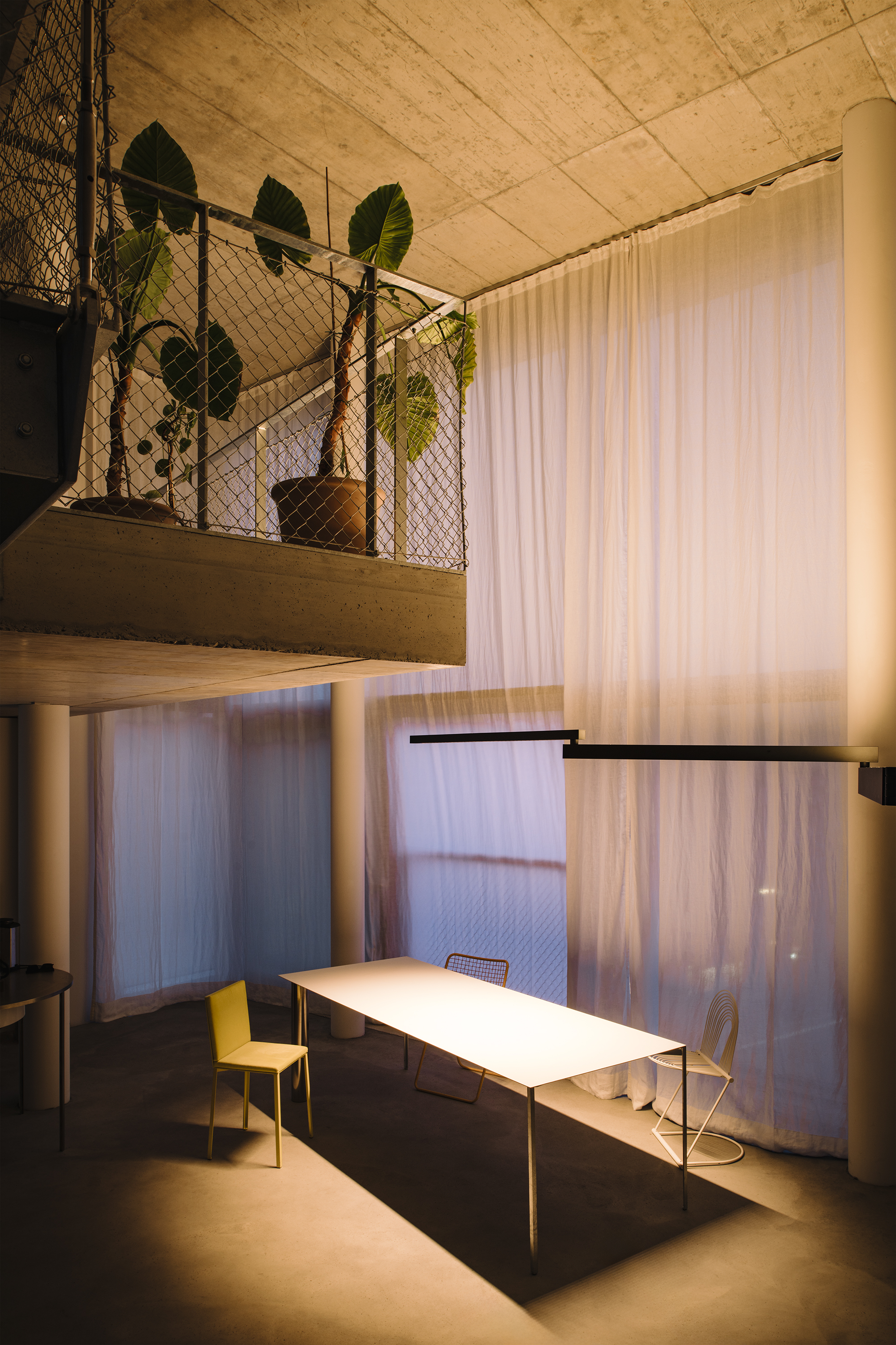 stories-Black-Flag-Flos-03