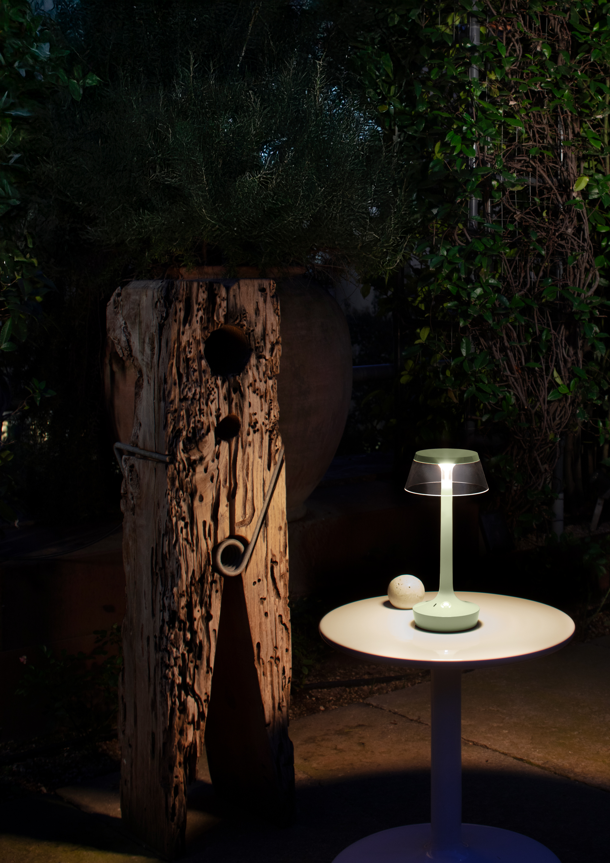 stories-Bonjour_unplugged_2025-flos-09