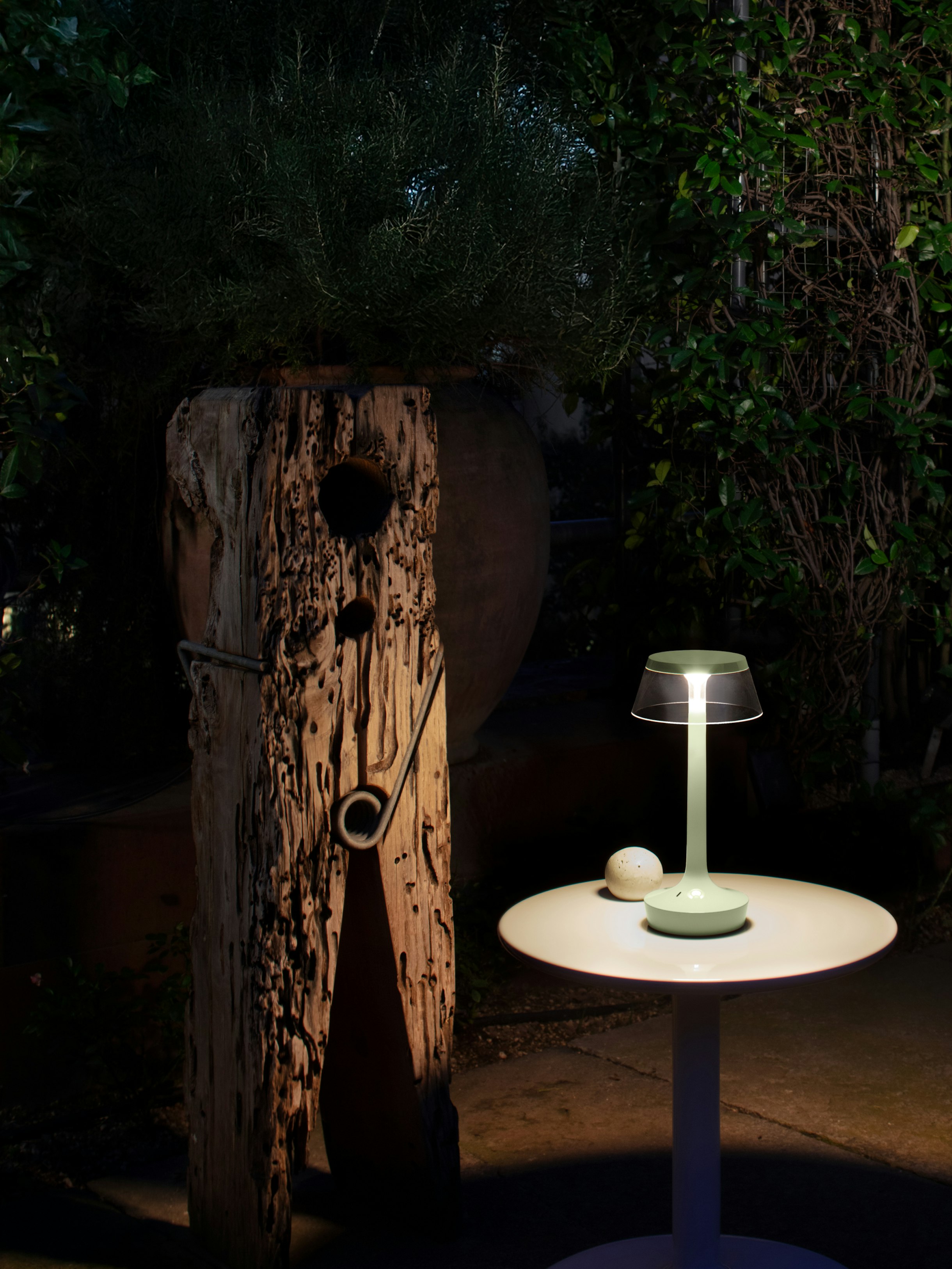 stories-Bonjour_unplugged_2025-flos-09