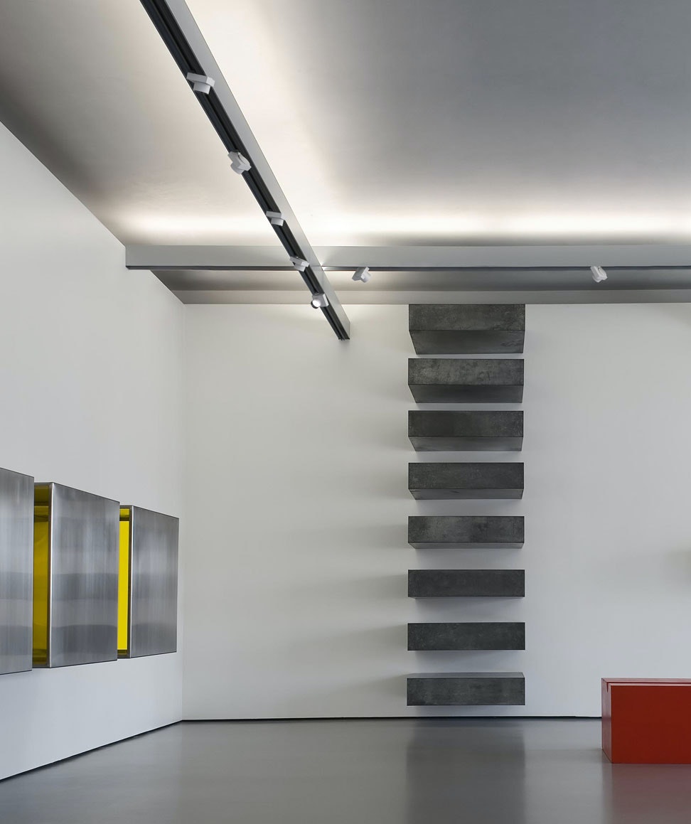 stories-Camera-KNUD-HOLSCHER-flos-00c