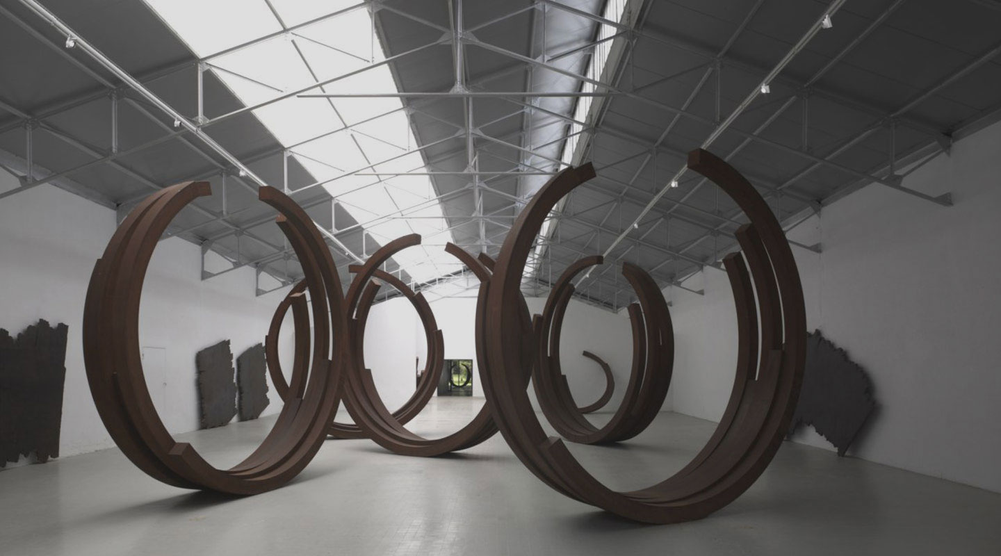 stories-Camera-KNUD-HOLSCHER-flos-03b