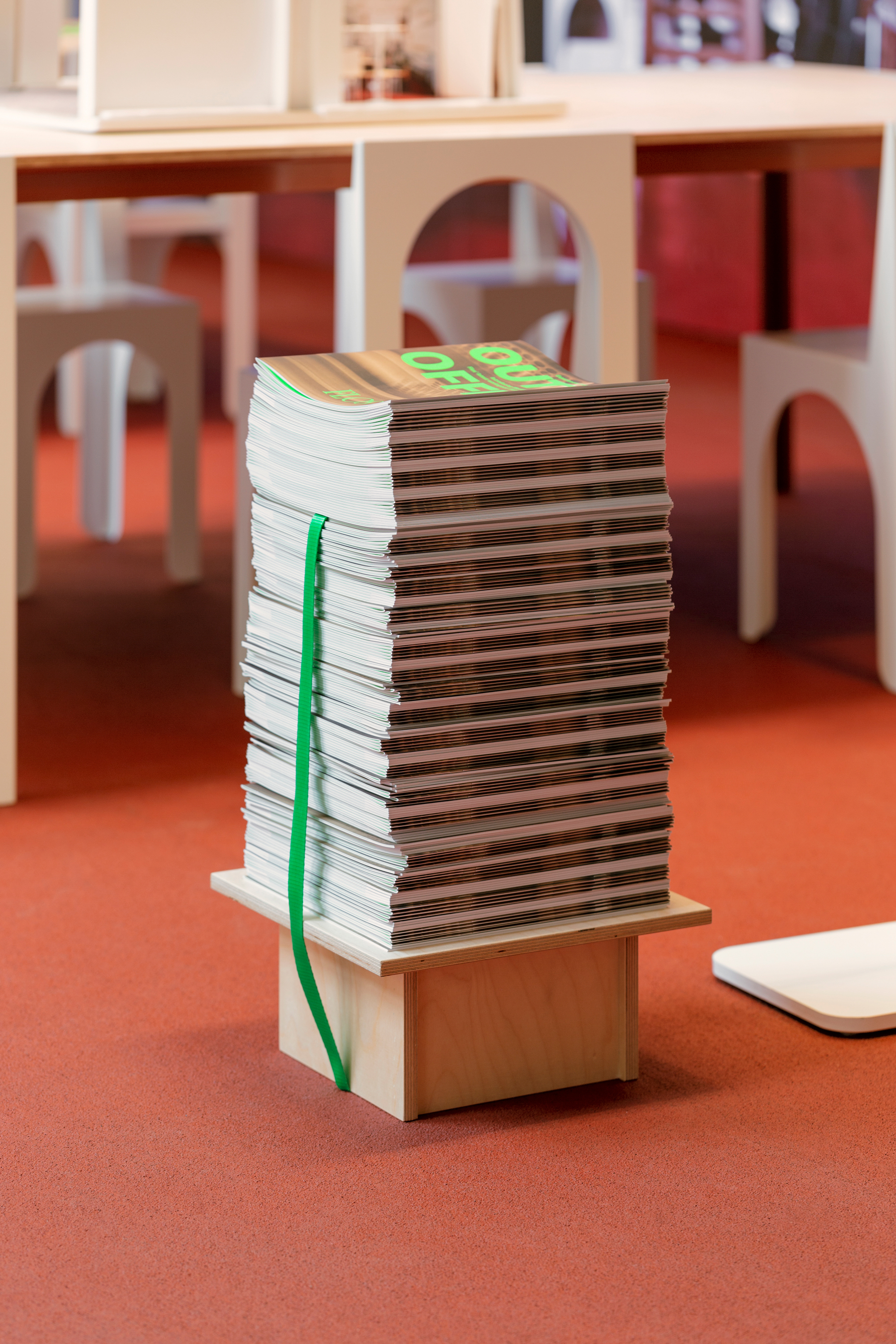 stories-Experiences_2_Out_Of-Office-flos-06