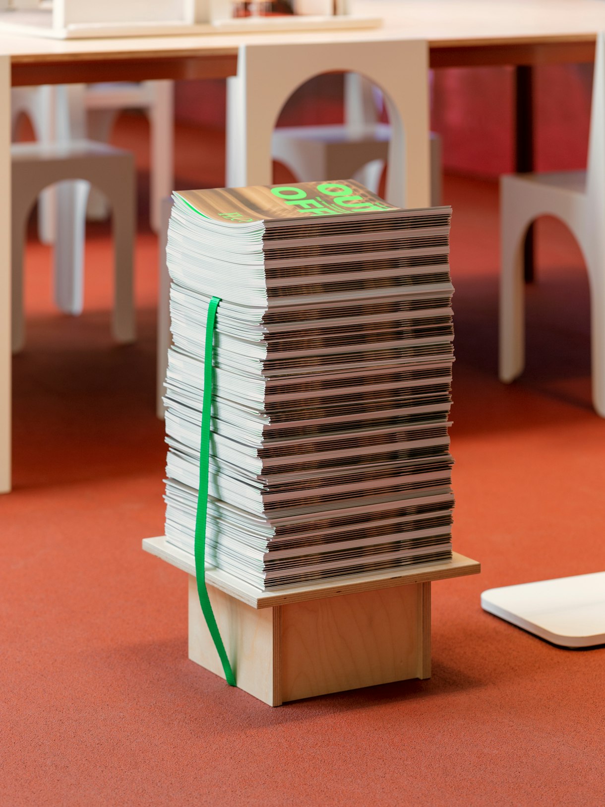 stories-Experiences_2_Out_Of-Office-flos-06