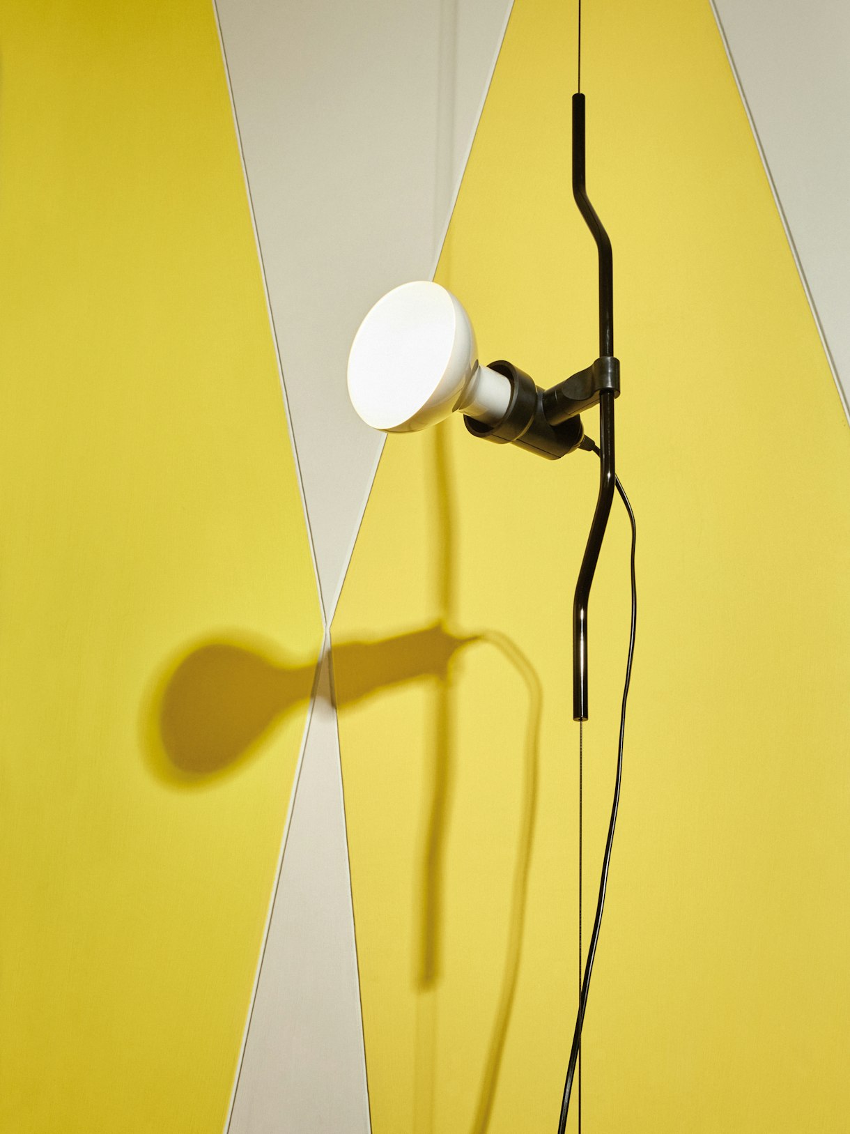 stories-Icon_is_Forever-flos-03