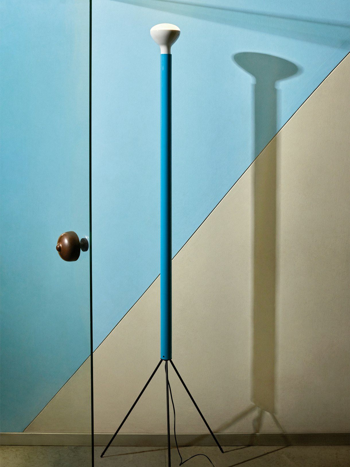 stories-Icon_is_Forever-flos-09