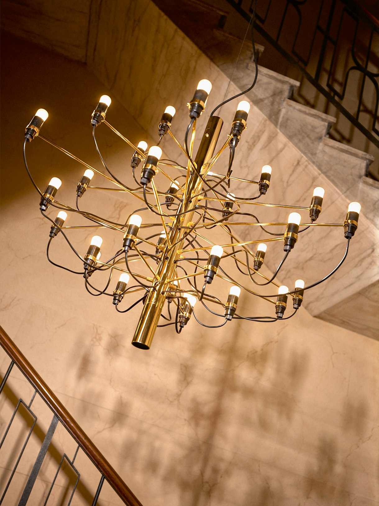 stories-Icon_is_Forever-flos-14