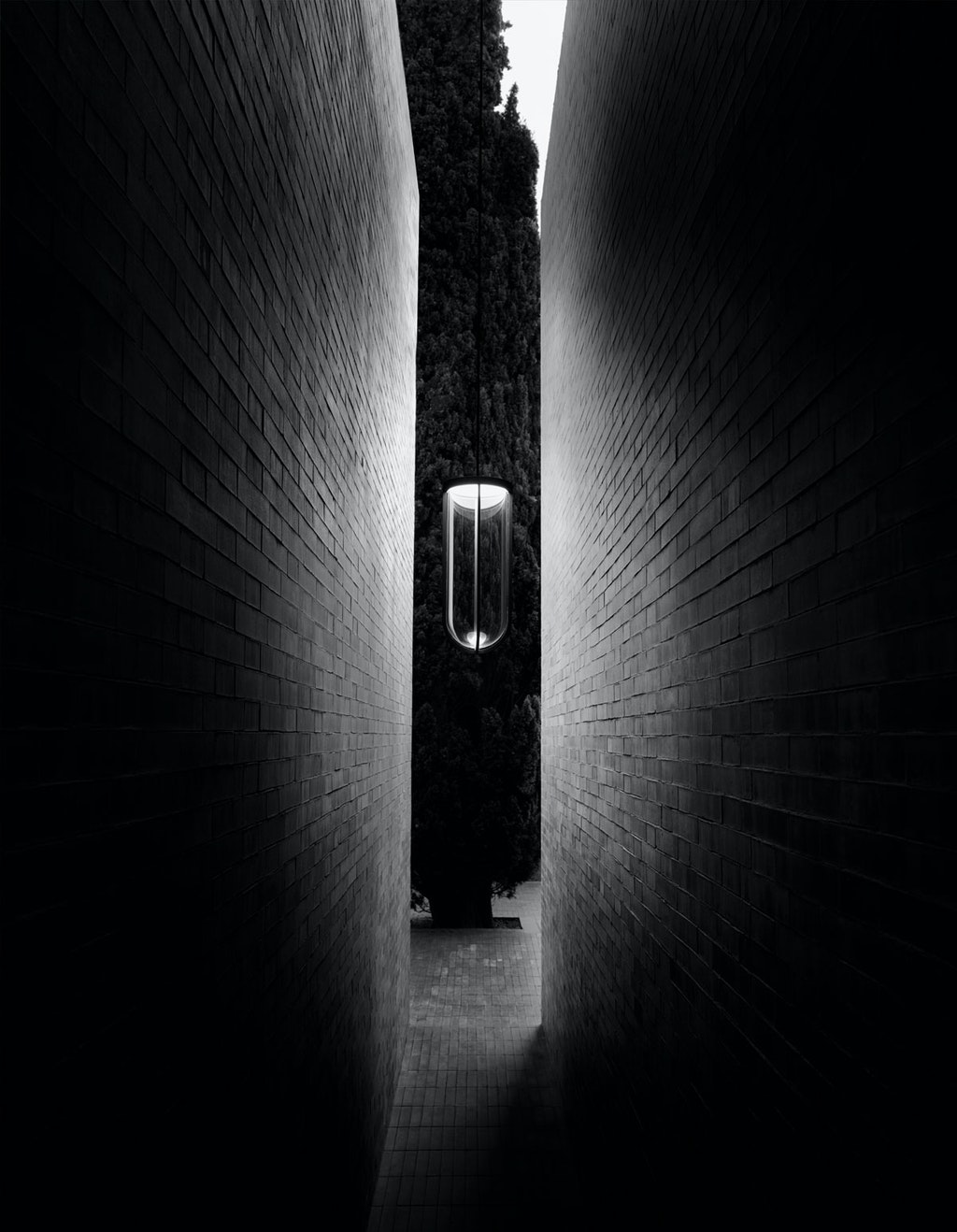 stories-In-Vitro-Philippe-Starck-flos-07