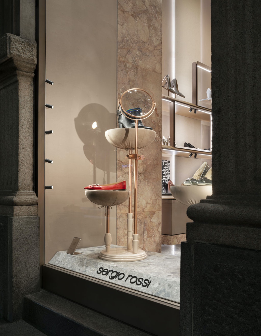 stories-Micro-Running-Magnet-flos-04