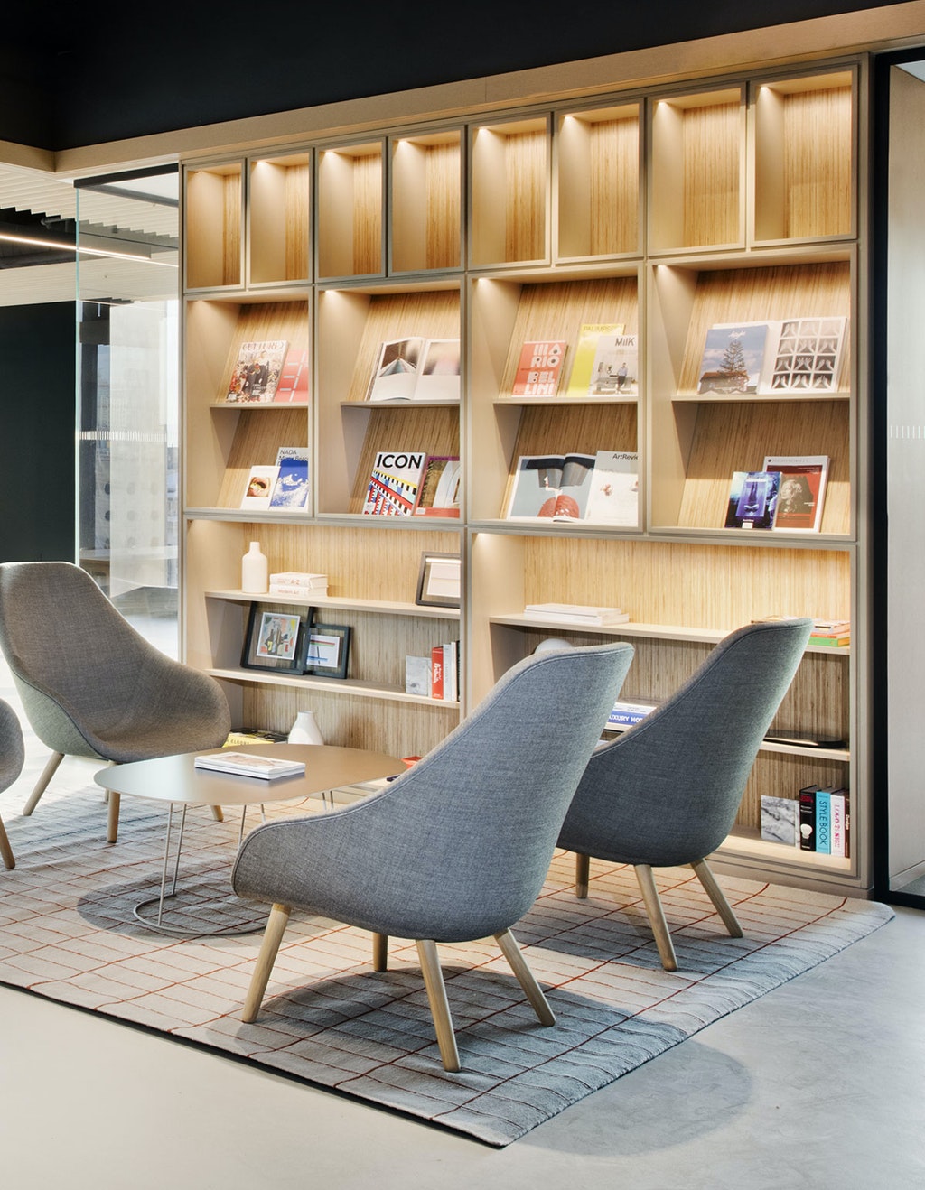 stories-Micro-Running-Magnet-flos-08