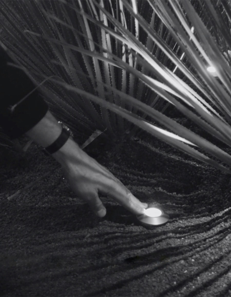 stories-Paul-Traynor-flos-09_B