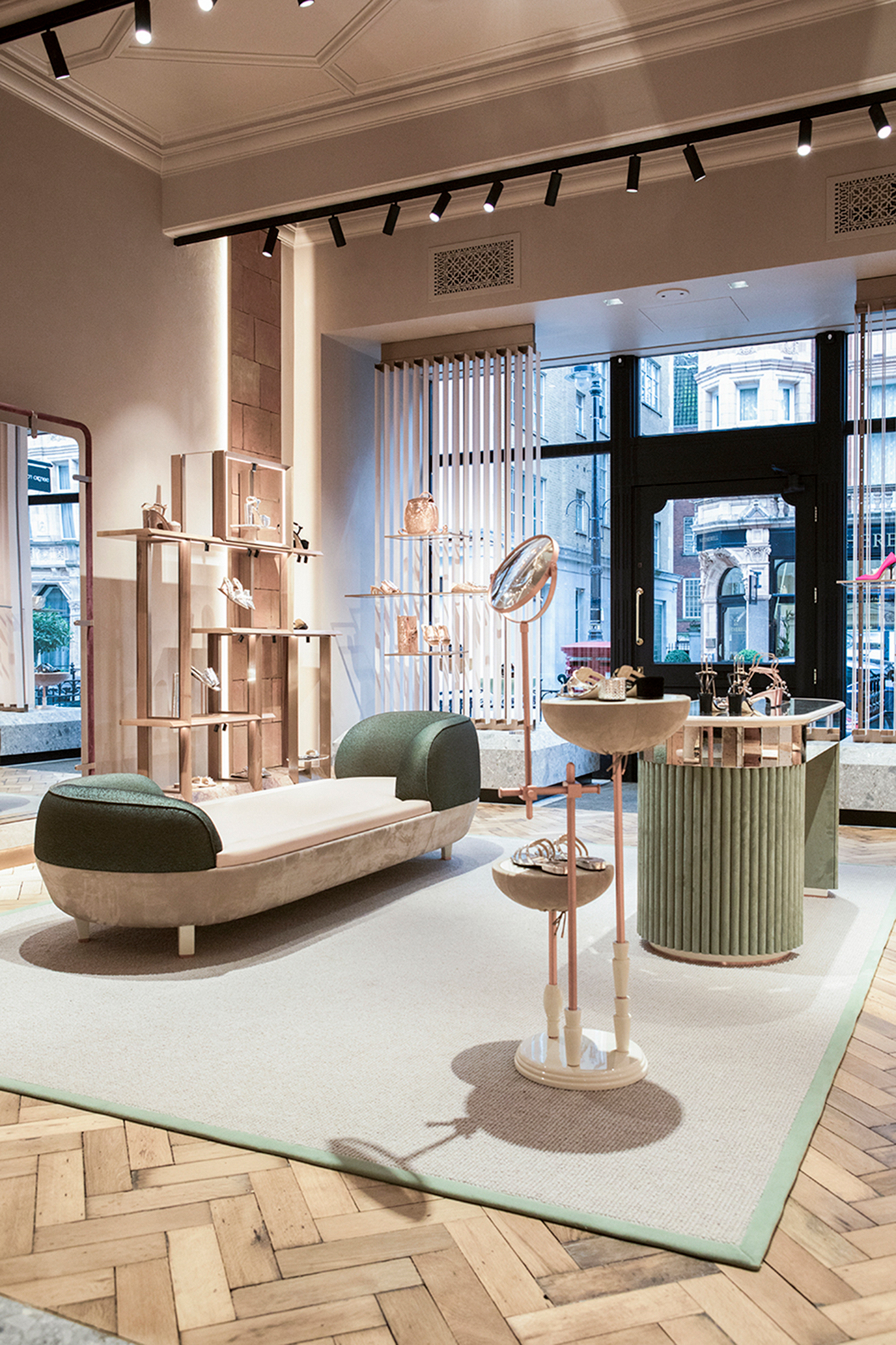 stories-The-Tracking-Magnet-flos-09