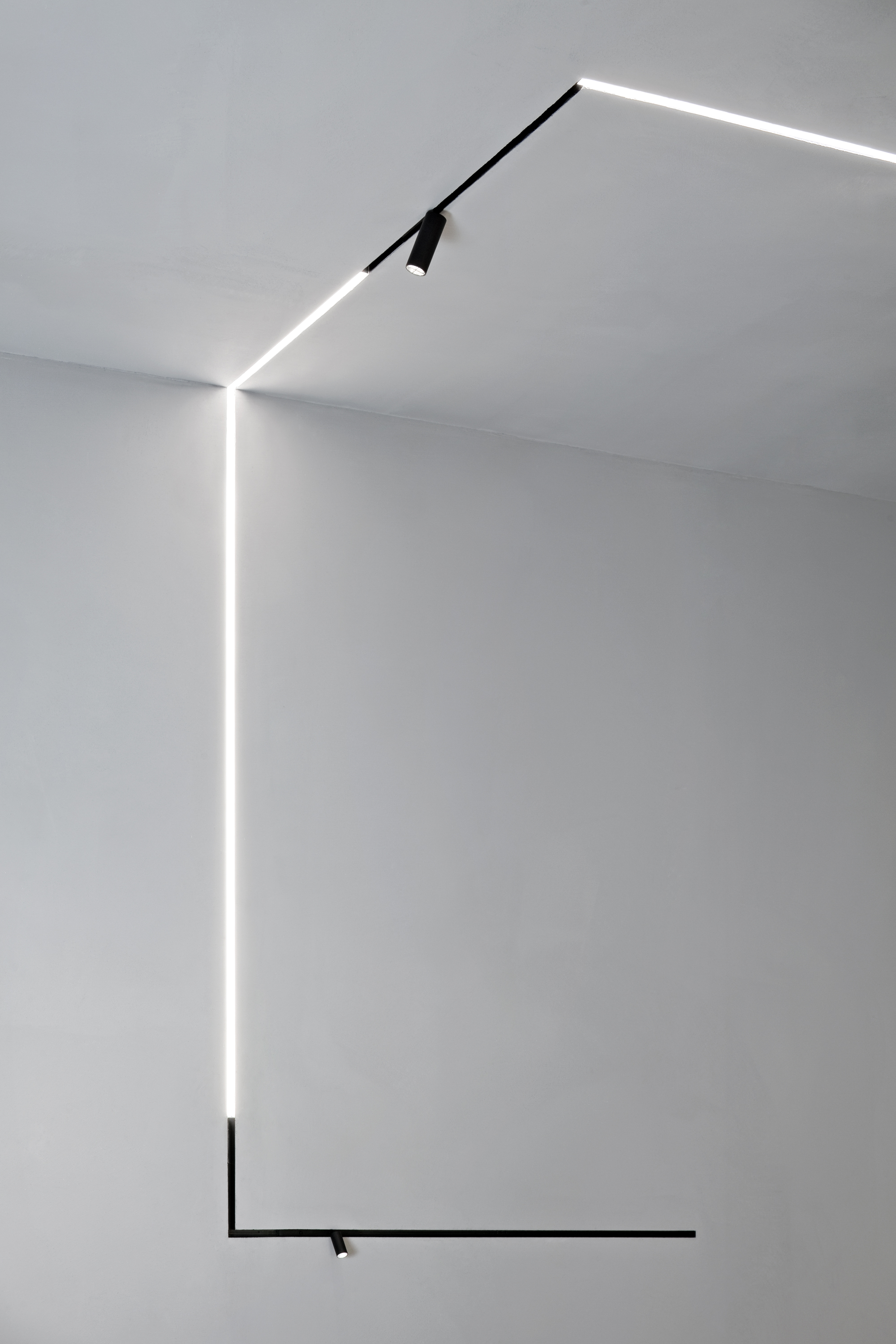 stories-The-Tracking-Magnet-flos-13