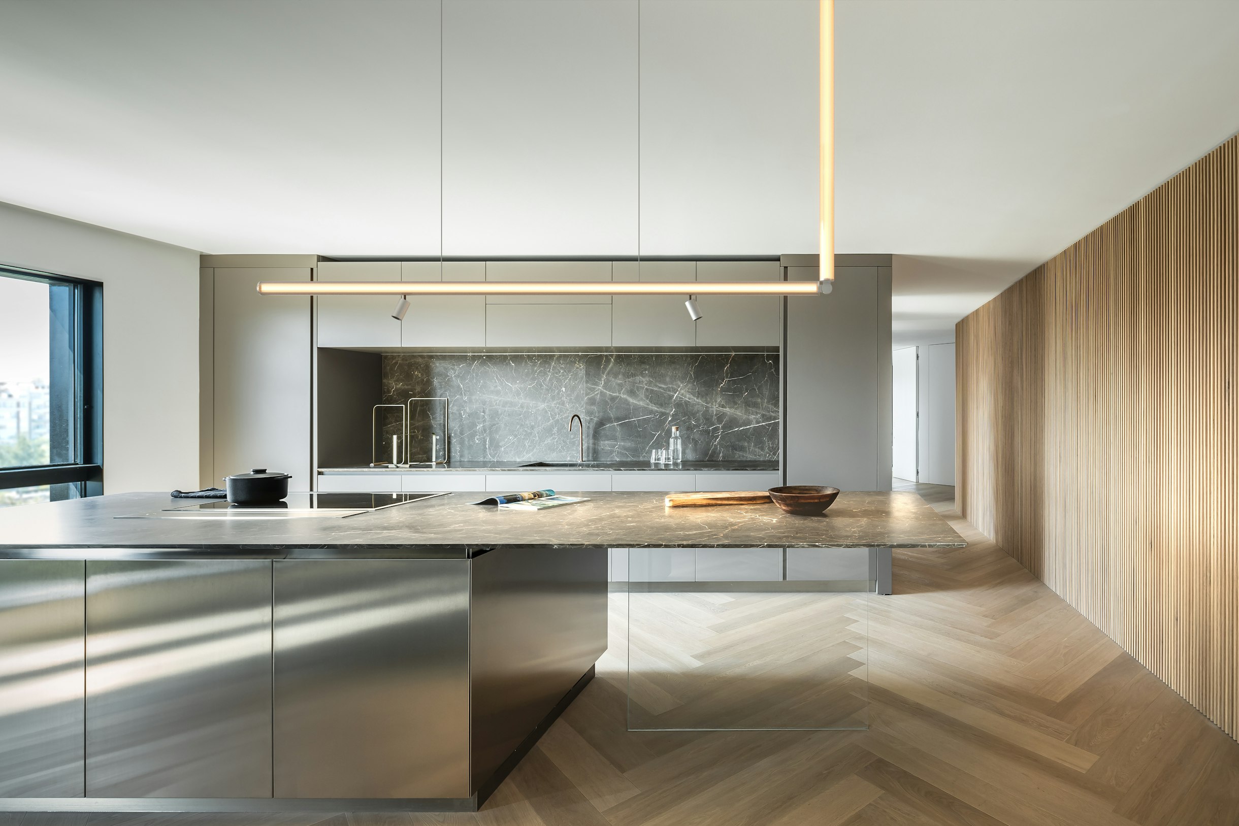 stories-The_Glowing_Track-Flos-Architectural-13