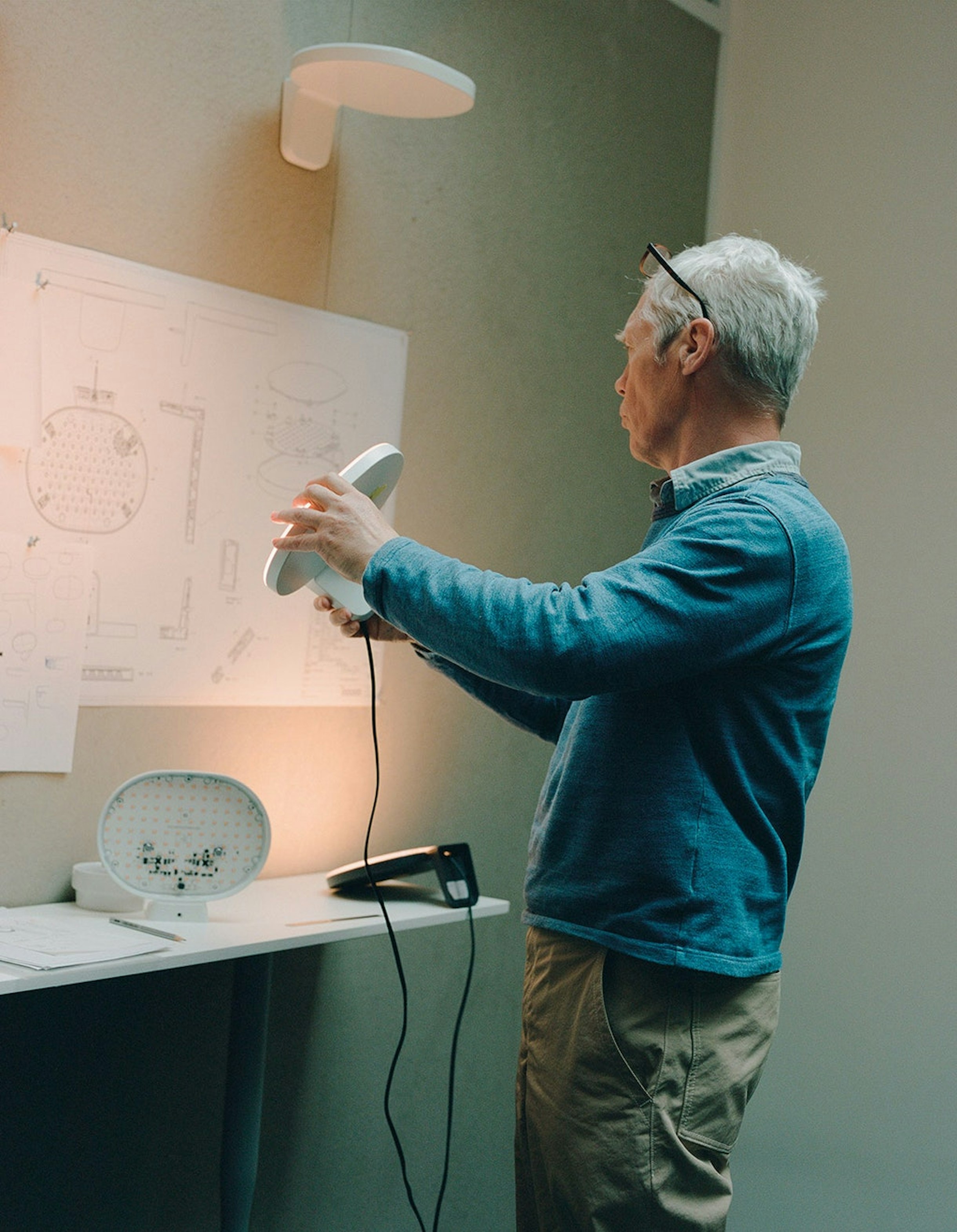 stories-flos-issue-4-jasper-morrison-and-oplight-04