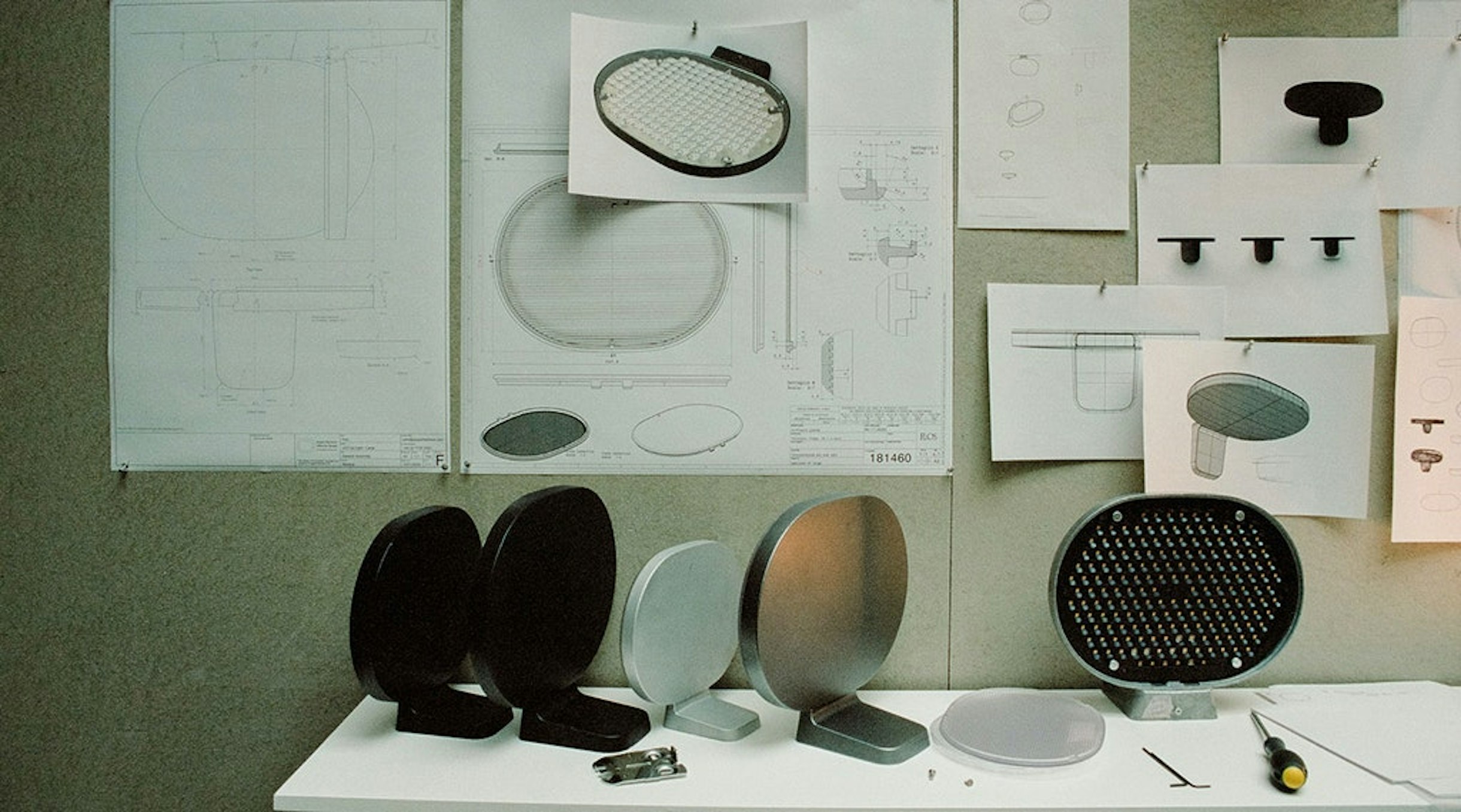 stories-flos-issue-4-jasper-morrison-and-oplight-08-