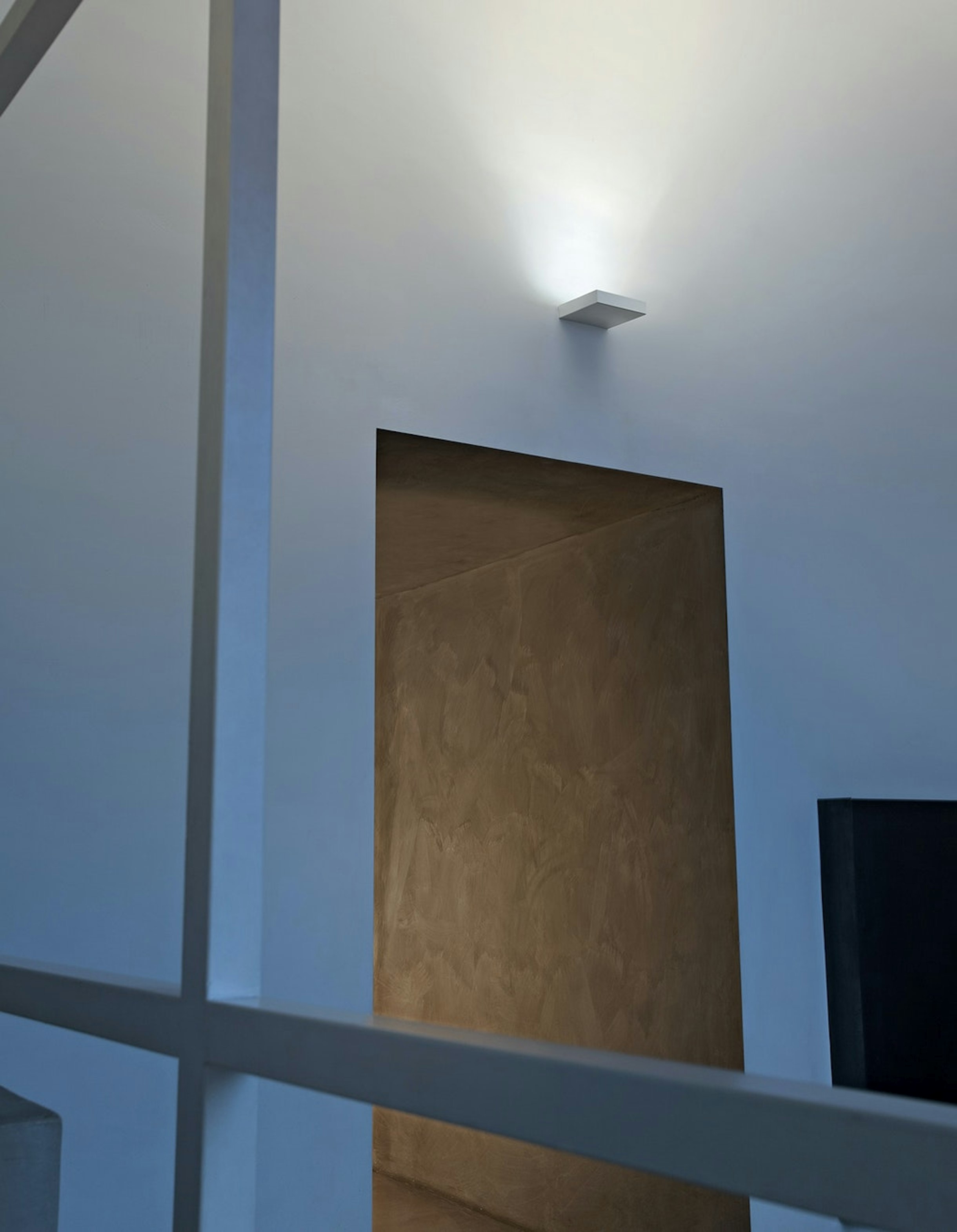 stories-fort-knox-wall-philippe-starck-flos-02