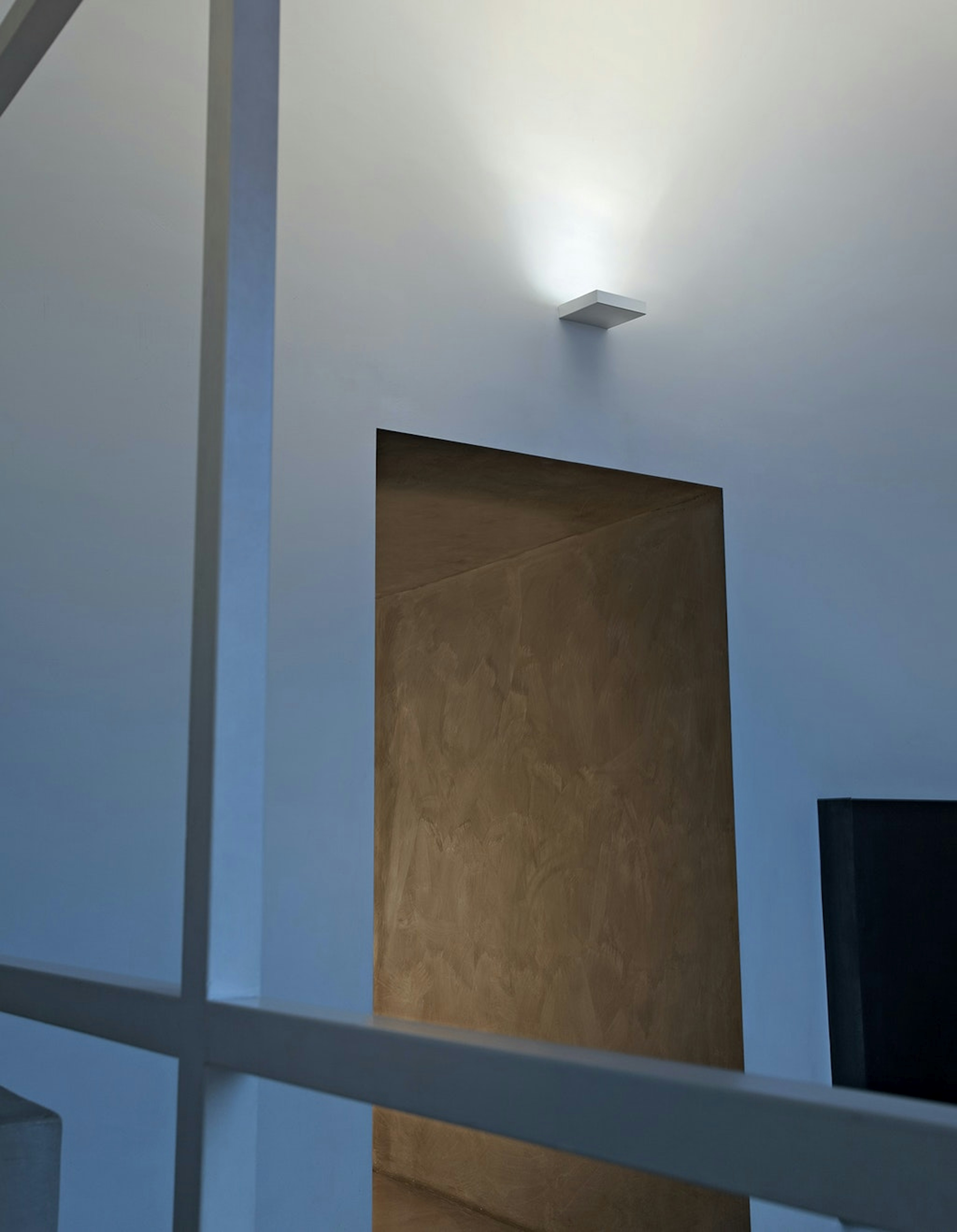 stories-fort-knox-wall-philippe-starck-flos-02