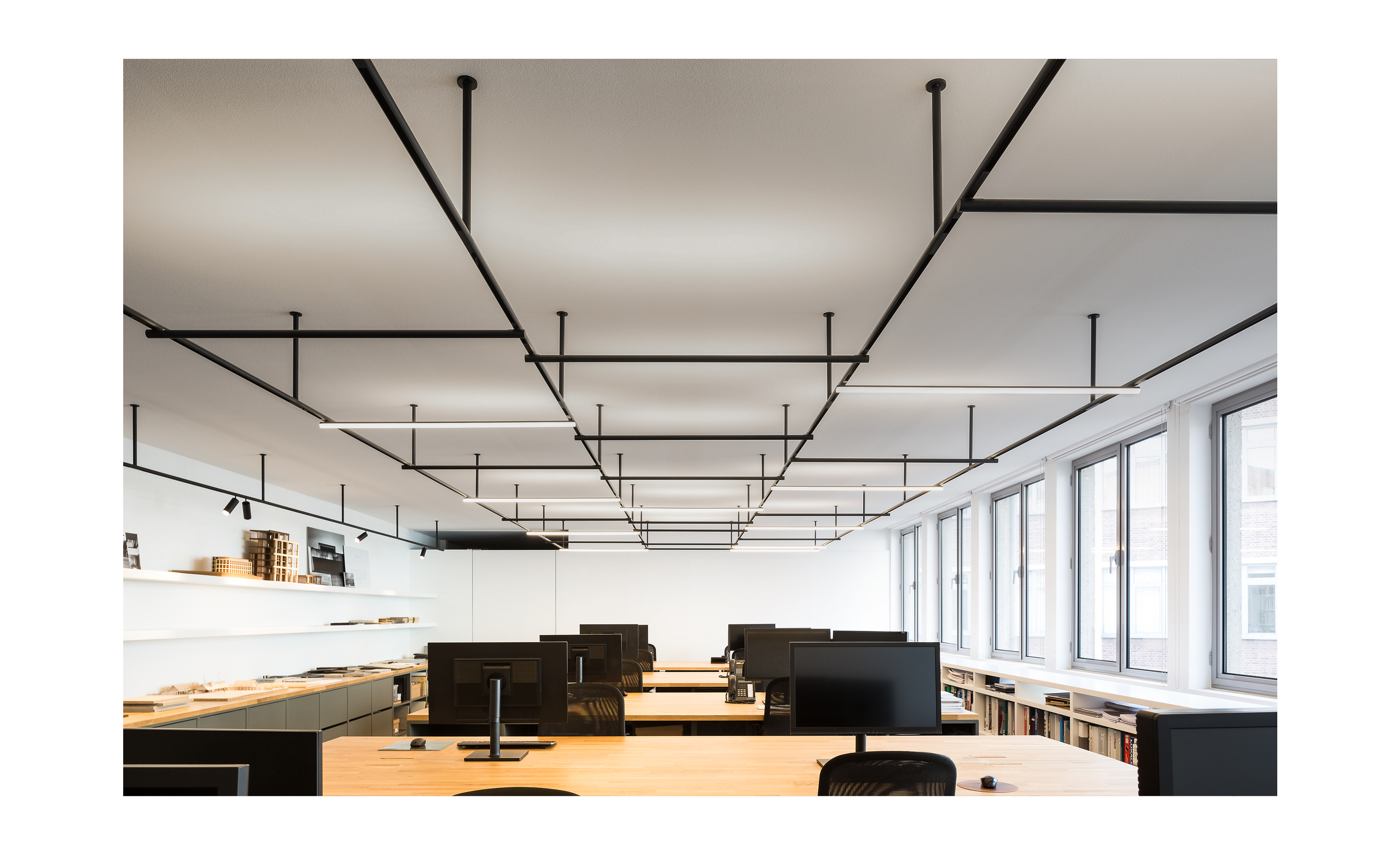 stories-infra-structure-vincent-van-duysen-flos-19_01